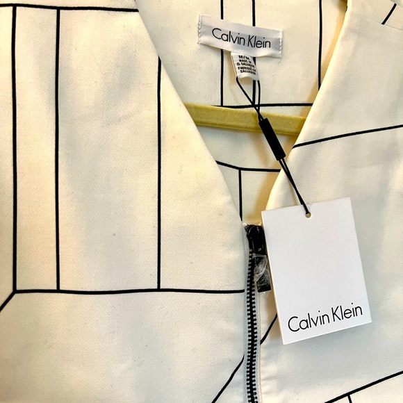 Calvin Klein Crop Blazer - Picture 2 of 5